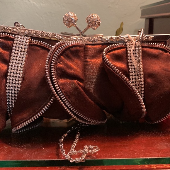 NWT Special occasion purse. Evening bag. “Zipper ruffle” crossbody or clutch - Picture 2 of 5